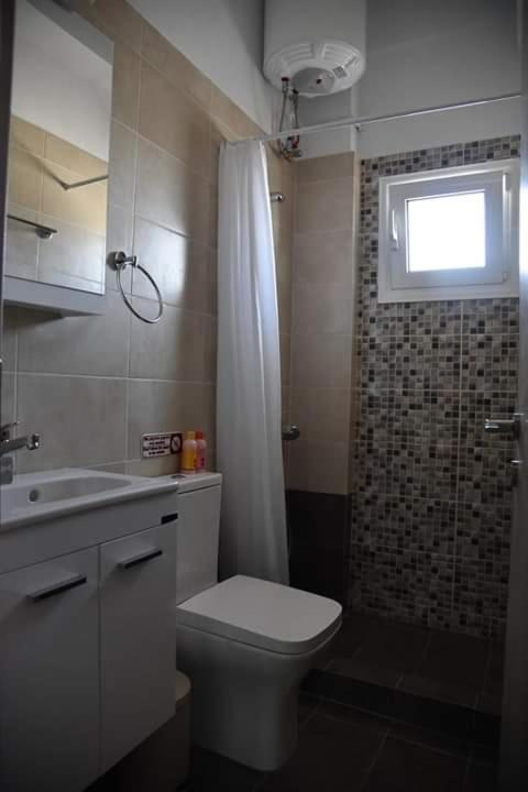 Family Apartments 4 Lechaio ภายนอก รูปภาพ