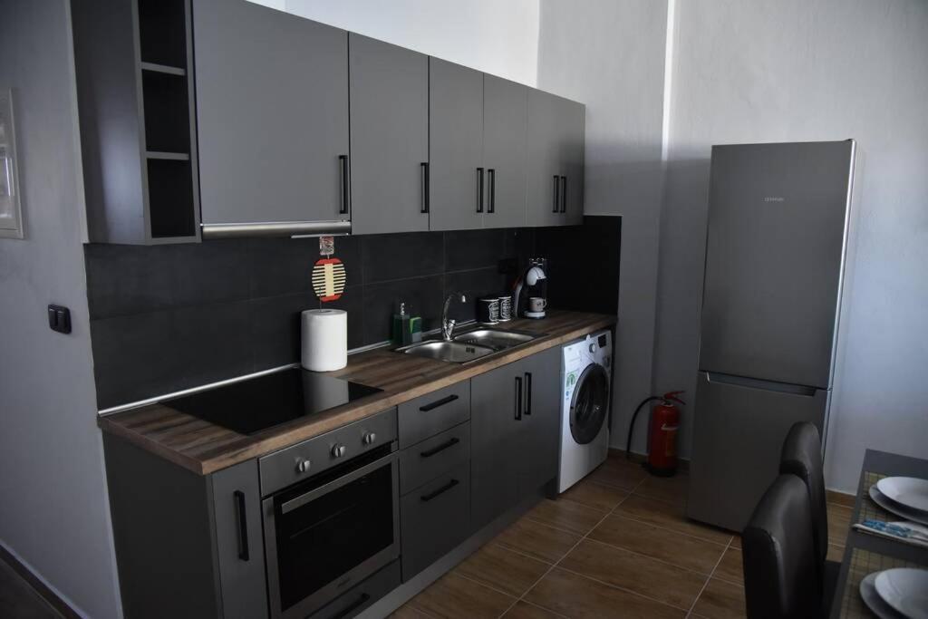 Family Apartments 4 Lechaio ภายนอก รูปภาพ